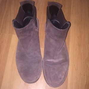 Vince purple suede Chelsea boots